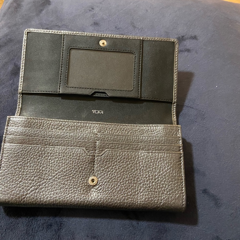 Tumi wallet
